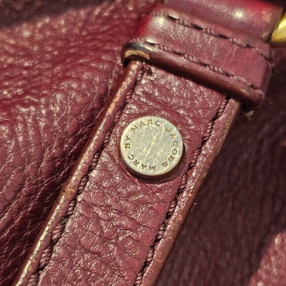 Marc by Marc Jacobs Burgundy Leather Convertible x-body w/brass hardware 1990s - Picture 6 of 8